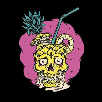 Ein sommerliches, aber kantiges Design, das eine Ananas in Form eines Totenkopfes zeigt. Der „Ananas-Schädel“ dient als Cocktail-Becher mit Strohhalm vor einem pinken Klecks – eine perfekte Mischung aus Urlaubsfeeling und Grusel-Ästhetik.