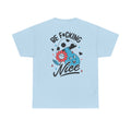 Hellblaues T-Shirt mit Back Print und dem Statement „Be f*cking nice“ im Antisocial-Retro-Stil