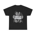 Schwarzes T-Shirt mit großem Katzenmotiv: Silhouette einer Katze umgeben von Pfotenabdrücken und Herzen – mittig der Text „Best Cat Grandma“ in Retro-Schrift, ideal für Katzenliebhaberinnen.