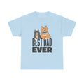 Hellblaues T-Shirt mit zwei niedlichen Comic-Katzen und dem Text „Best Dad Ever“ – charmante Geschenkidee für Katzenliebhaber, Tierfreunde und Väter mit Herz.