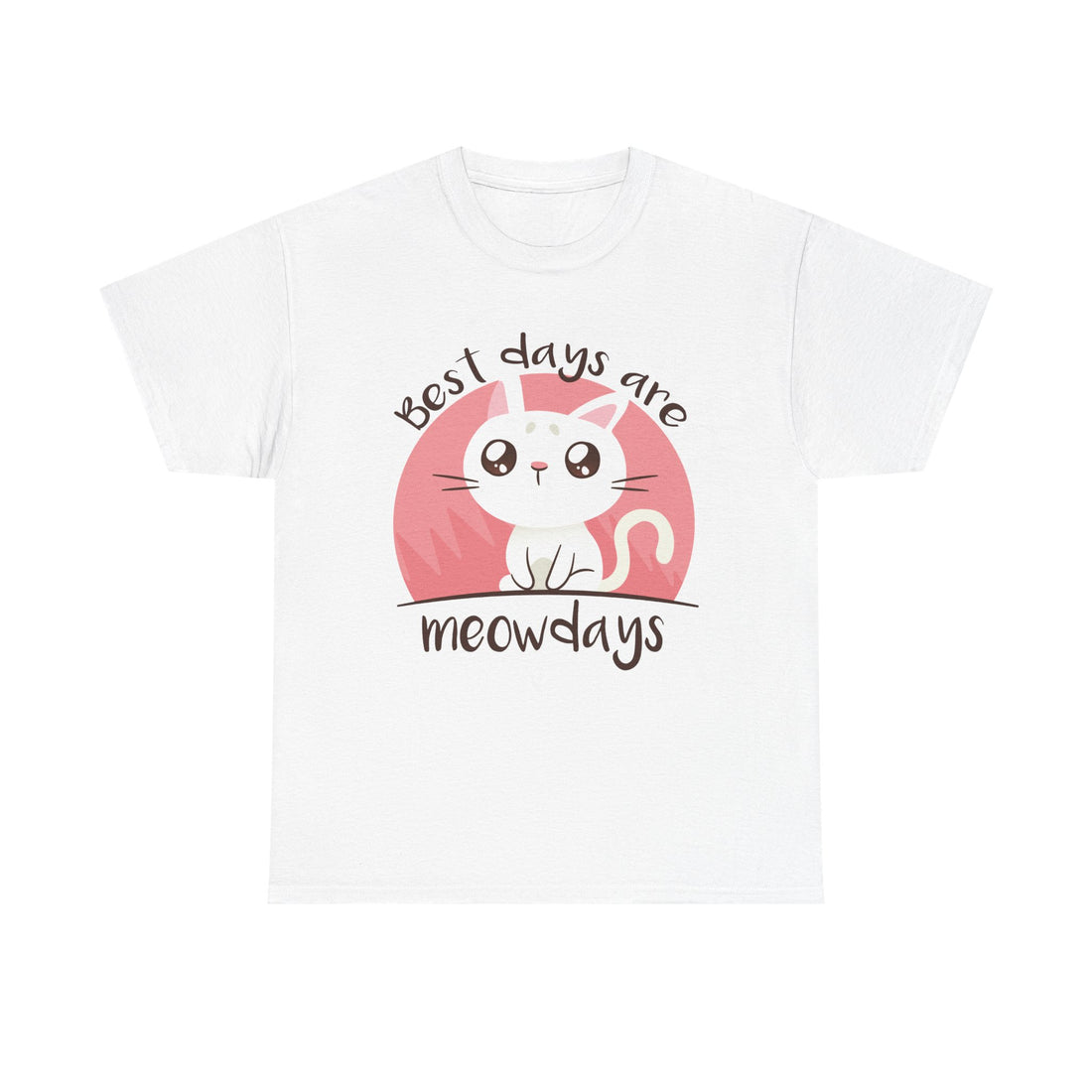 Weißes T-Shirt mit niedlicher weißer Katze und rosa Hintergrund, kombiniert mit dem Spruch „Best days are meowdays“. Perfektes Cat Lover Shirt für den Alltag, gemütliche Me-Time und entspannte Katzenmomente.