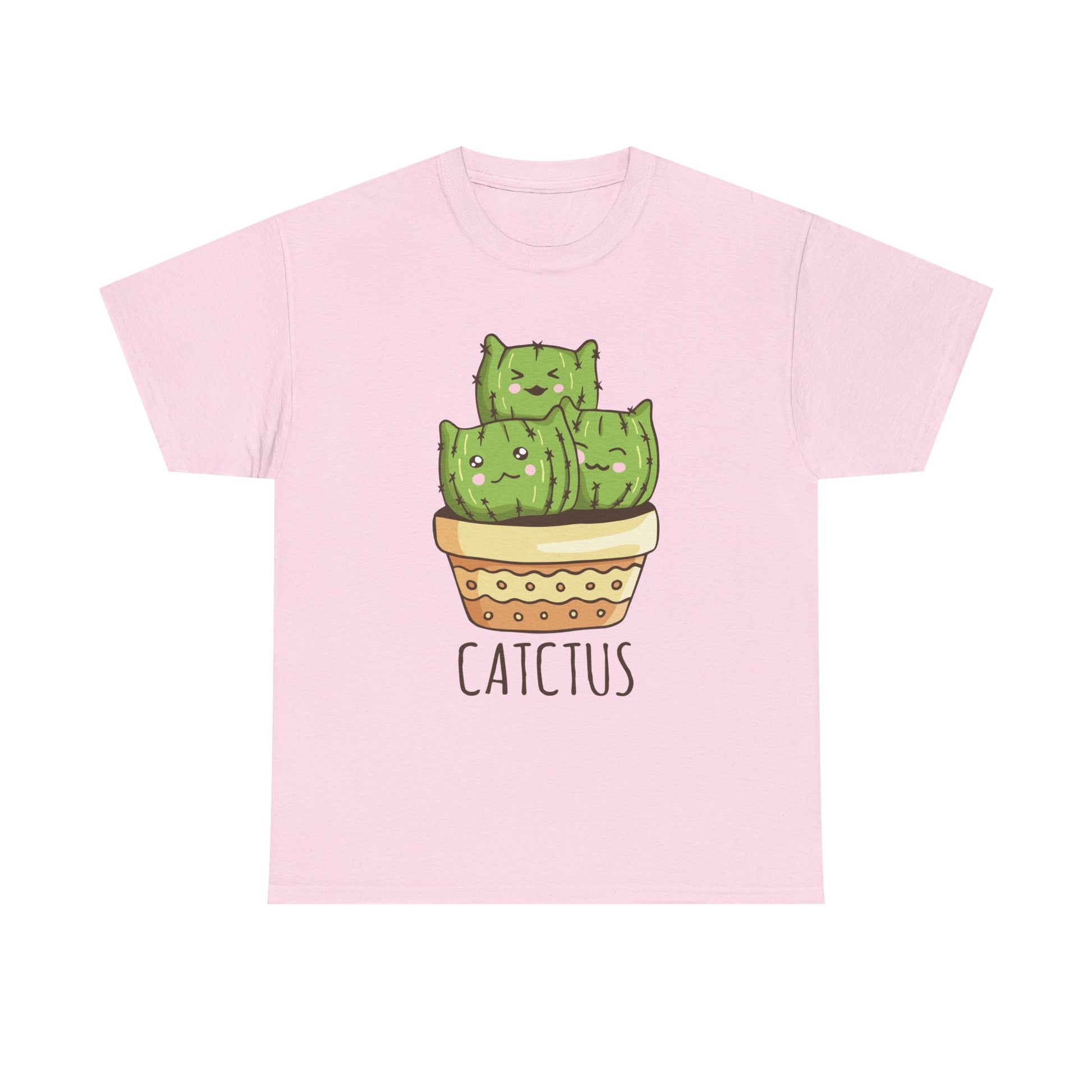 Hellpinker Stoff mit niedlichem Catctus-Motiv – drei süße grüne Katzen-Kakteen im Blumentopf, liebevoll illustriert. Perfekt für alle, die Kawaii-Ästhetik, Pflanzenmotive und Tierhumor lieben.