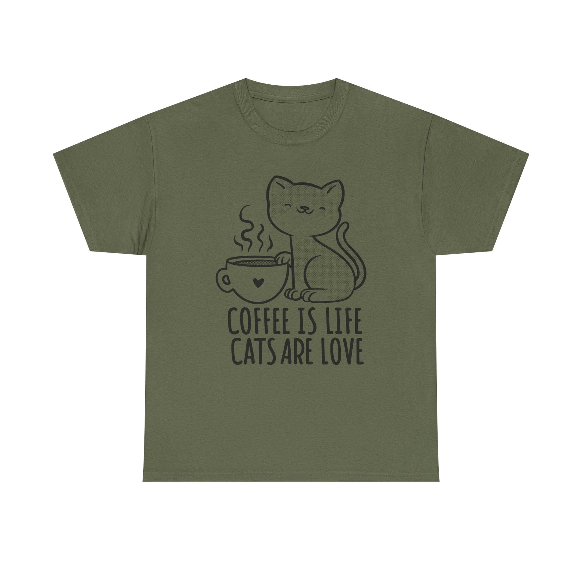 T-Shirt in Militärgrün mit coolem Katzen-Zitat und Kaffeetasse – ein minimalistisches Statement-Shirt für Tierfreunde mit Koffein-Faible. Funktioniert als Geschenkidee oder chilliges Alltags-Outfit.