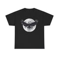 Schwarzes T Shirt mit fliegendem Raben vor Vollmond. Angelehnt an den Film The Crow mit mystischer Atmosphäre.