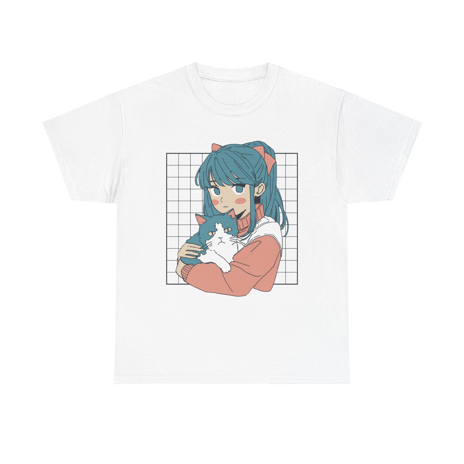 Weißes T-Shirt mit Anime-Motiv: Ein Mädchen mit türkisblauen Haaren und rotem Haarband hält eine flauschige weiße Katze vor einem Gitterhintergrund. Sanftes, liebevolles Design für Fans von Anime-Ästhetik und Katzen.