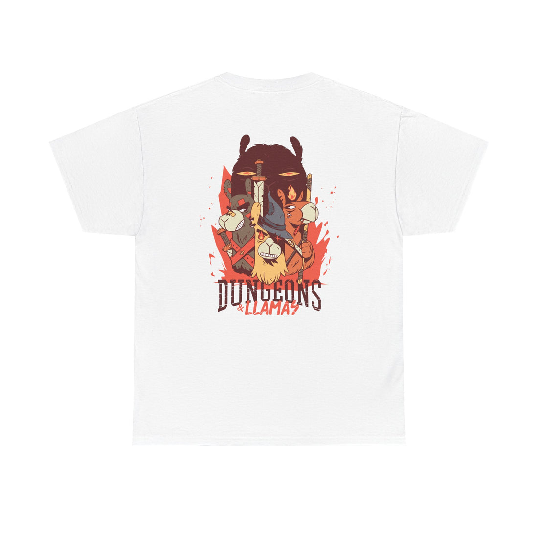Weißes T-Shirt mit Back Print. Dungeons and Dragons inspirierter Lama Comic mit Schwert, Zauberhut, Umhang und Fantasyrüstung vor roter Flammenoptik.