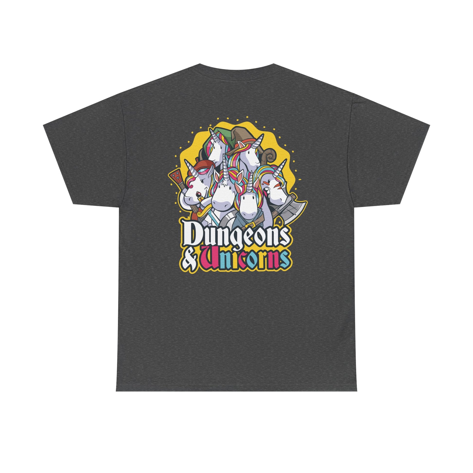 Dunkelgraues T‑Shirt mit Comic‑Rückendruck: Farbige Einhörner als Fantasy‑Helden mit Schwertern, Bögen und Zauberstäben.