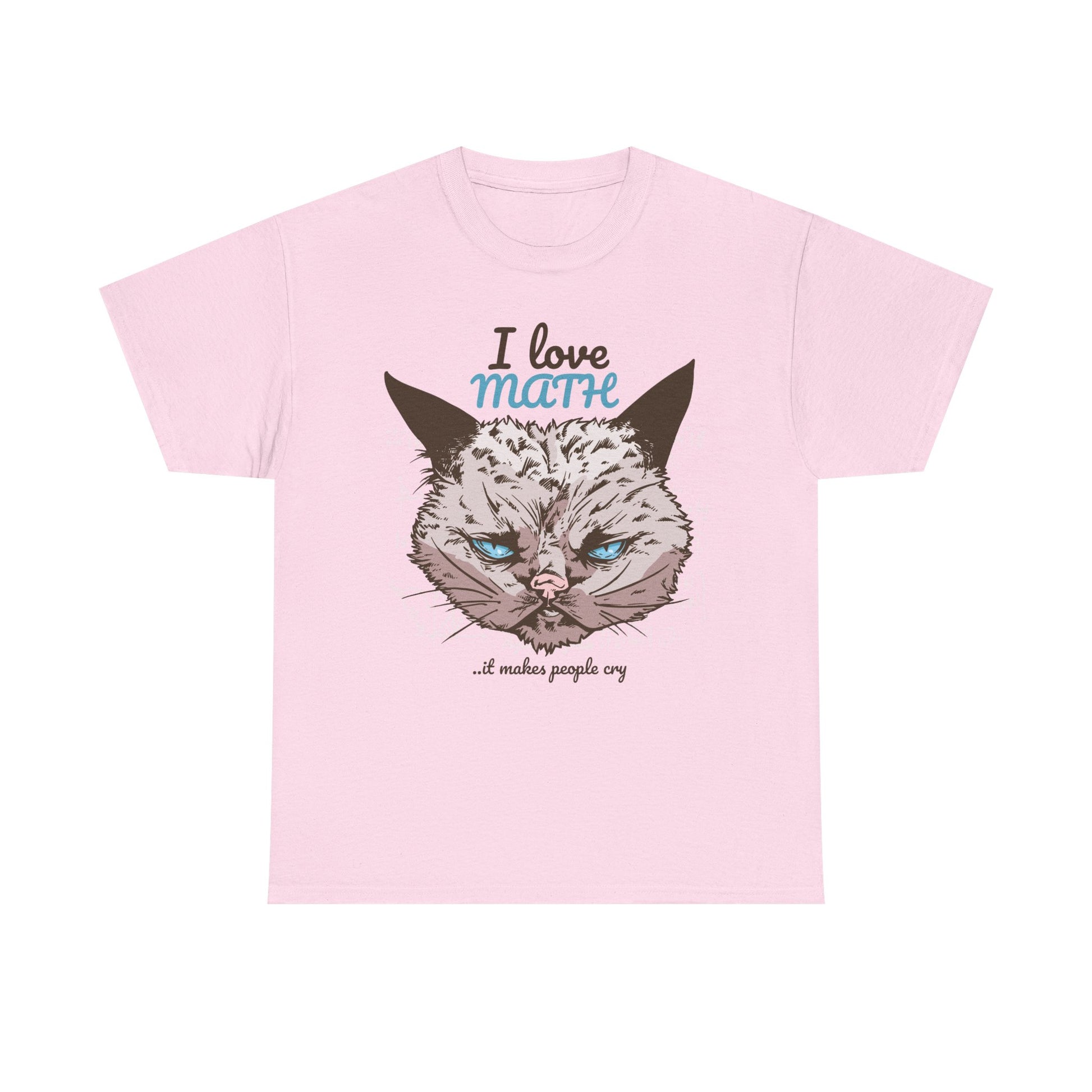 Hellpinkes T-Shirt mit bissigem Katzengesicht und blauem Text „I love MATH“. Darunter: „…it makes people cry“. Ein nerdiger Hingucker mit Stilbruch aus süßer Farbe und trockenem Humor.