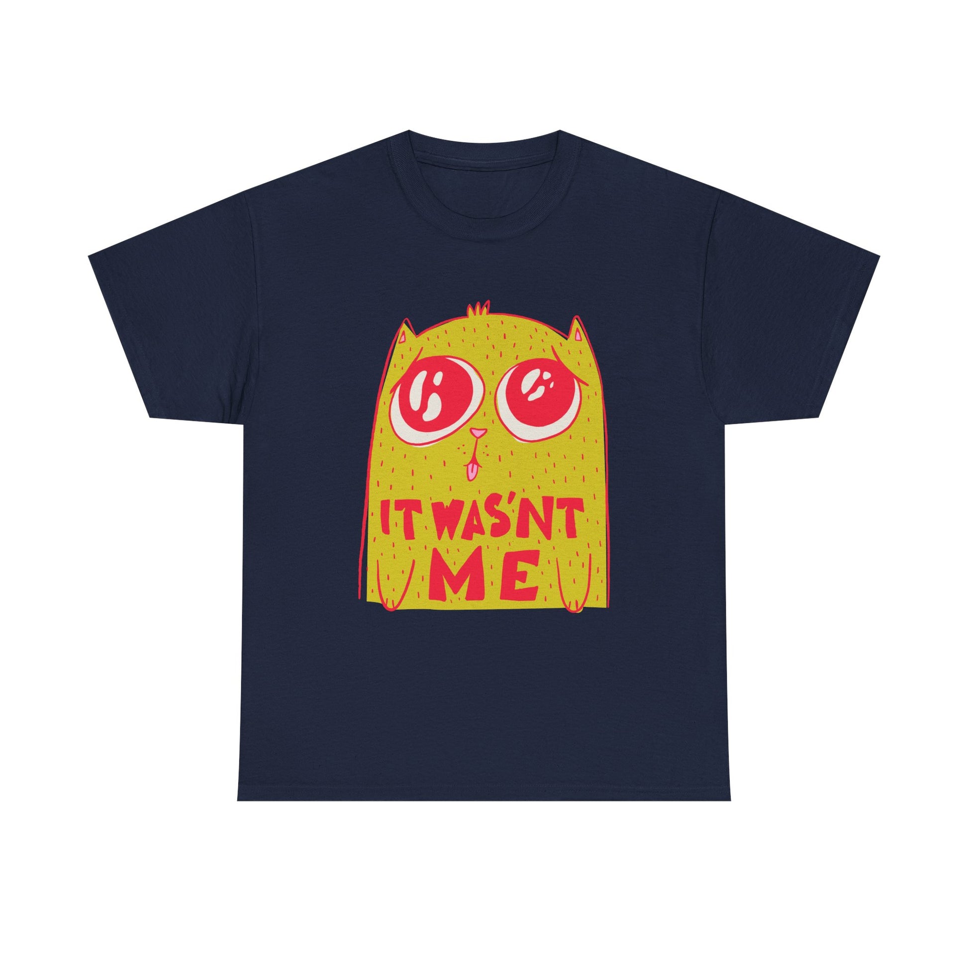 Marineblaues Shirt mit quietschbunter Katzenillustration – große Kulleraugen und der Text „It Wasn’t Me“ bringen Lacher garantiert.