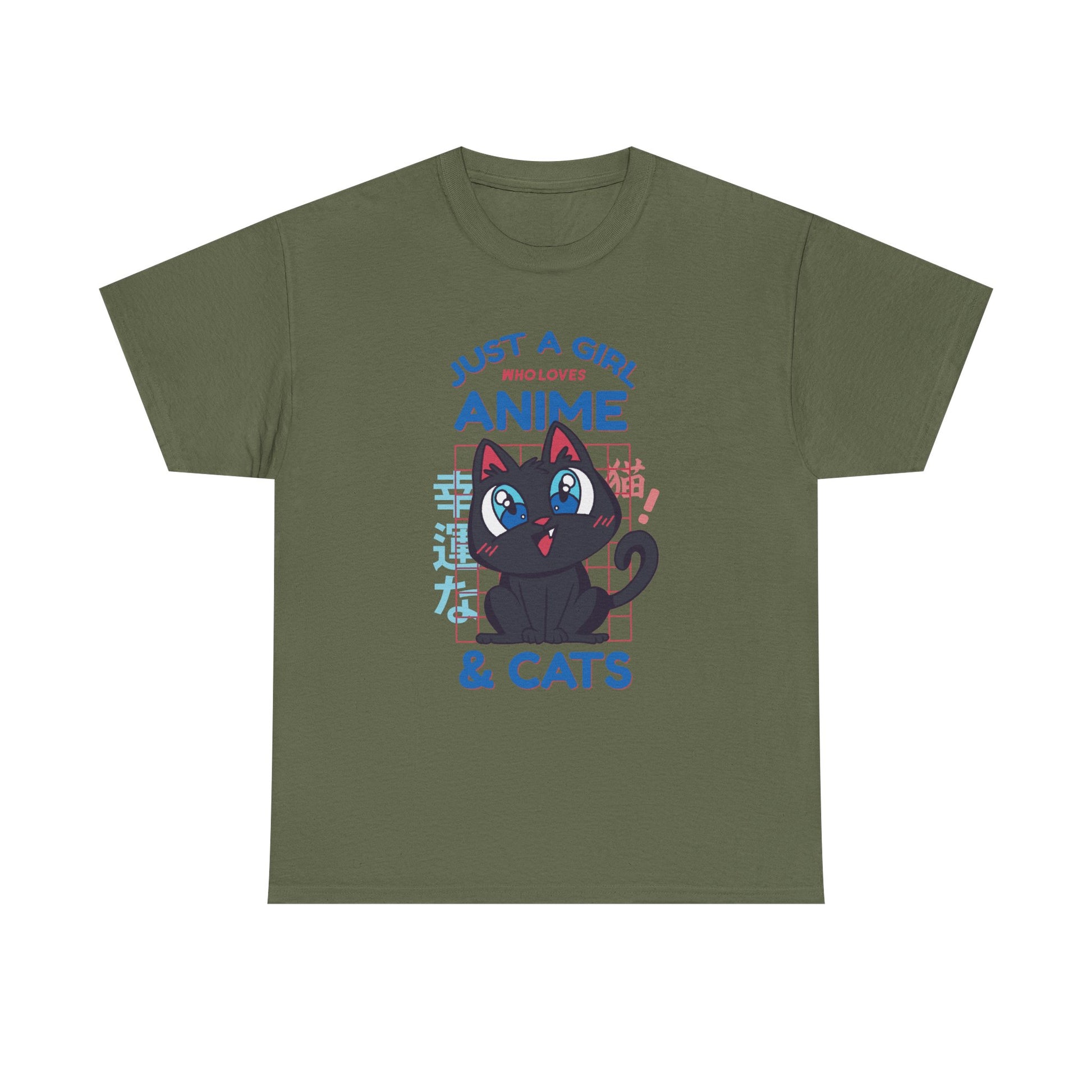 Militärgrünes T-Shirt mit süßer, schwarzer Anime-Katze, Retro-Schrift und japanischen Zeichen – ideal für Anime- und Katzenfans mit individuellem Stil.