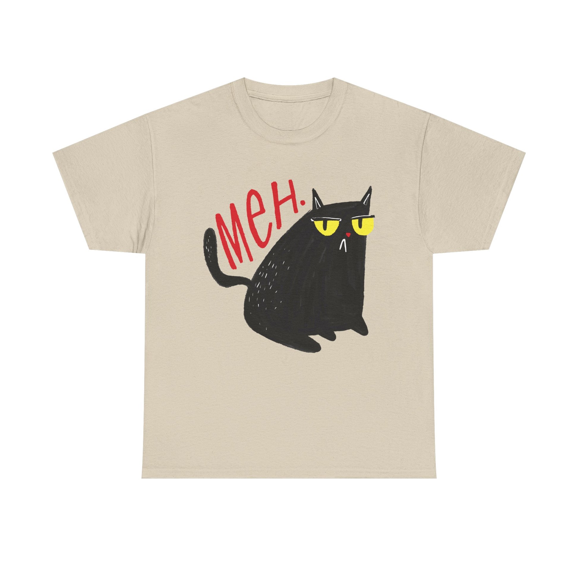 Sandfarbenes T-Shirt mit minimalistischer Illustration: Eine schwarze Katze mit grumpy Blick und dem rot gekritzelten Schriftzug „MEH“. Für alle, die mit Ironie und Understatement glänzen wollen.
