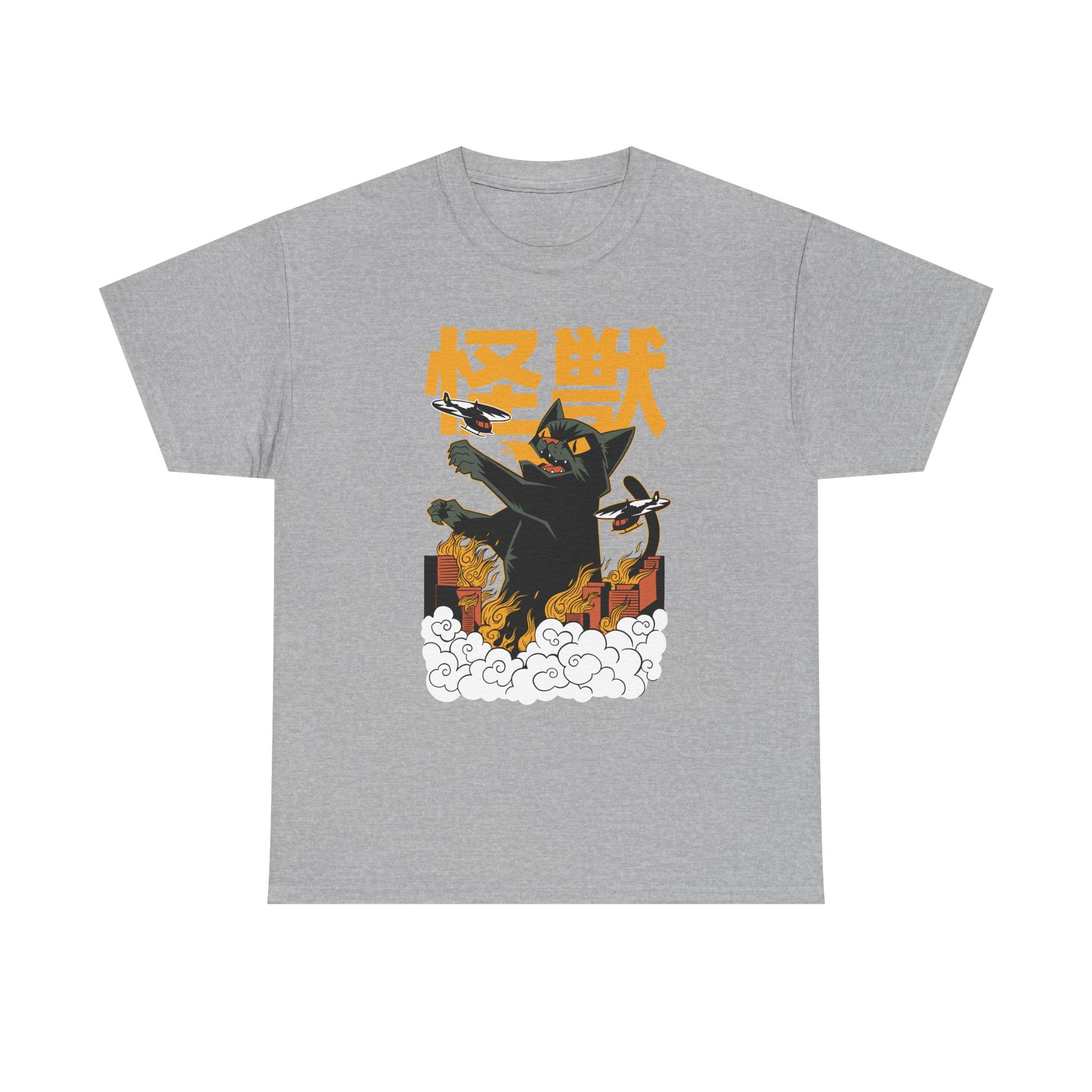 Graues T-Shirt mit einem Comic-Kaiju: Eine gigantische schwarze Katze zerfetzt eine brennende Stadt und wird von klassischen Flugzeugen gejagt – der Humor trifft den Zerstörungstrip.