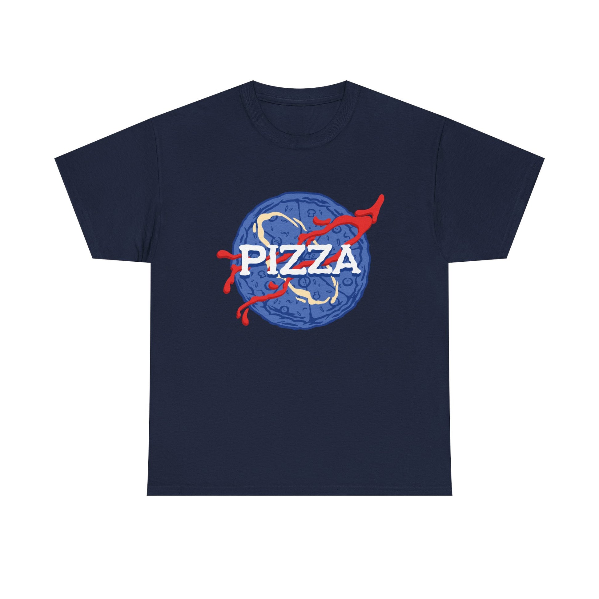 Marineblaues Shirt mit kultigem Pizza Frontprint. Das berühmte NASA Design wird durch eine blaue Pizza mit roten Bahnen und dem Schriftzug Pizza ersetzt.