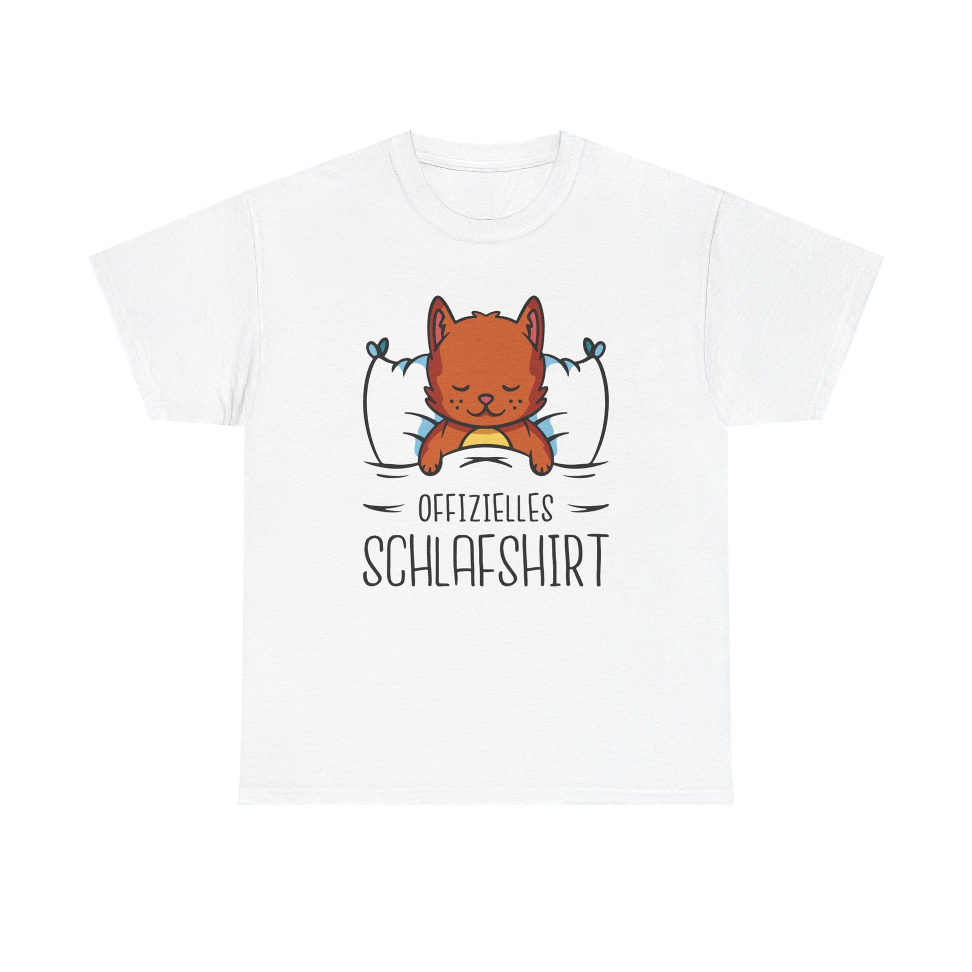 Weißes T-Shirt mit Frontdesign: Eine schlafende, rotbraune Katze liegt friedlich zwischen zwei Kissen. Darunter steht in klarer Typografie: „OFFIZIELLES SCHLAFSHIRT“. Ideal für gemütliche Nächte und entspannte Tage.