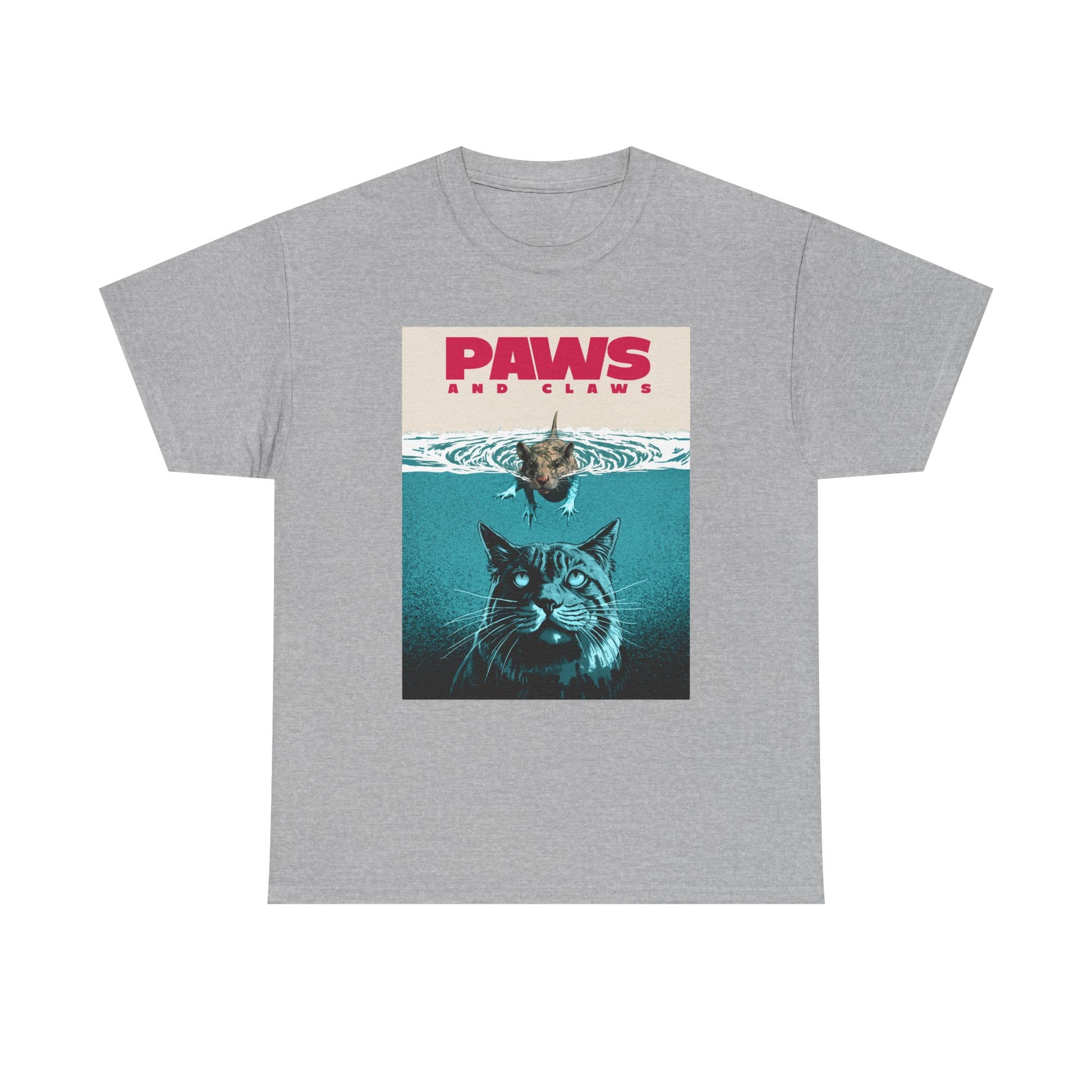 Graues T-Shirt mit actionreicher Szene: Katze unter Wasser, Ratte schwimmt oben – Titel „Paws and Claws“ als kreative Anspielung.