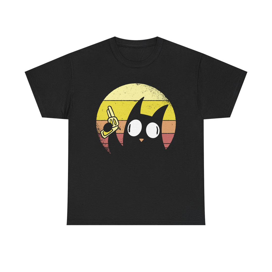 Schwarzes T-Shirt mit stilisierter schwarzer Cartoon-Katze vor Sonnenuntergang im Retro-Stil, die mit der Hand eine Fingerpistole macht – cooles Katzenmotiv mit Humor.