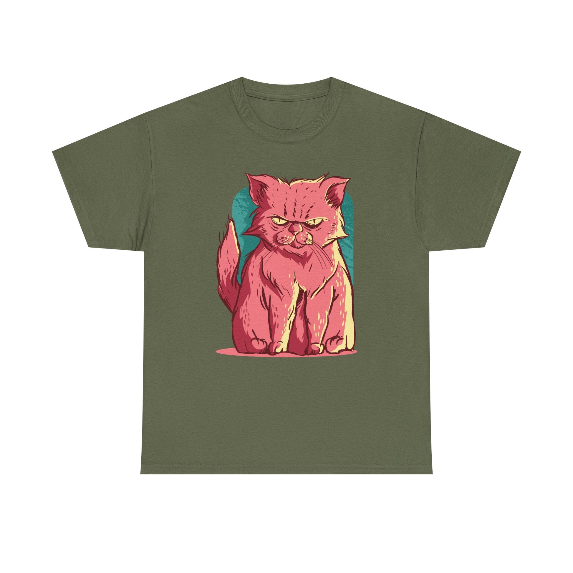 Militärgrünes T-Shirt mit auffälligem Print einer pinken, griesgrämigen Katze im Comicstil – markant und frech.