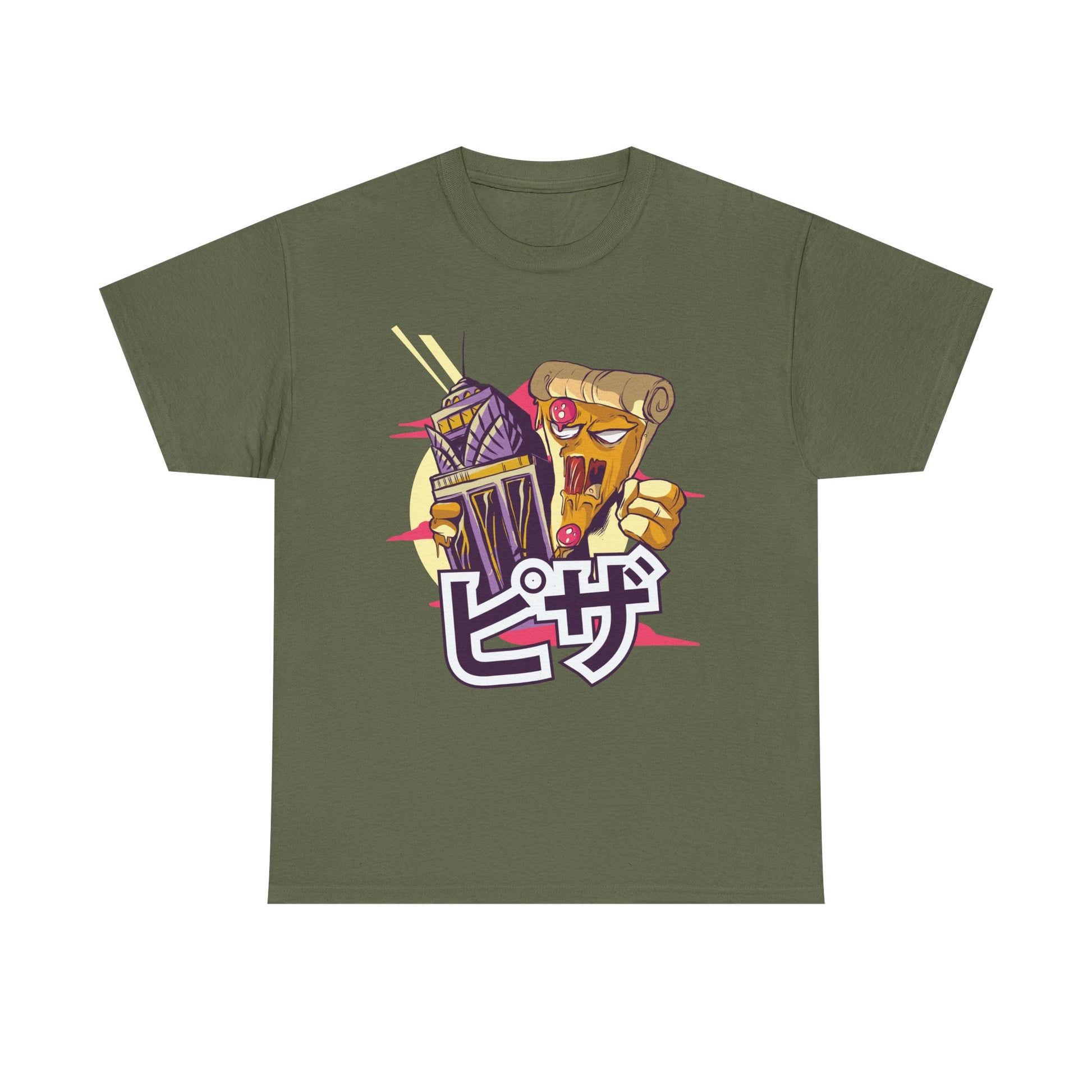 Militärgrünes T Shirt mit stylisiertem Pizza-Kaiju als Frontmotiv. Das Monster mit Katakana-Schriftzug parodiert das japanische Godzilla-Genre auf witzige Weise.