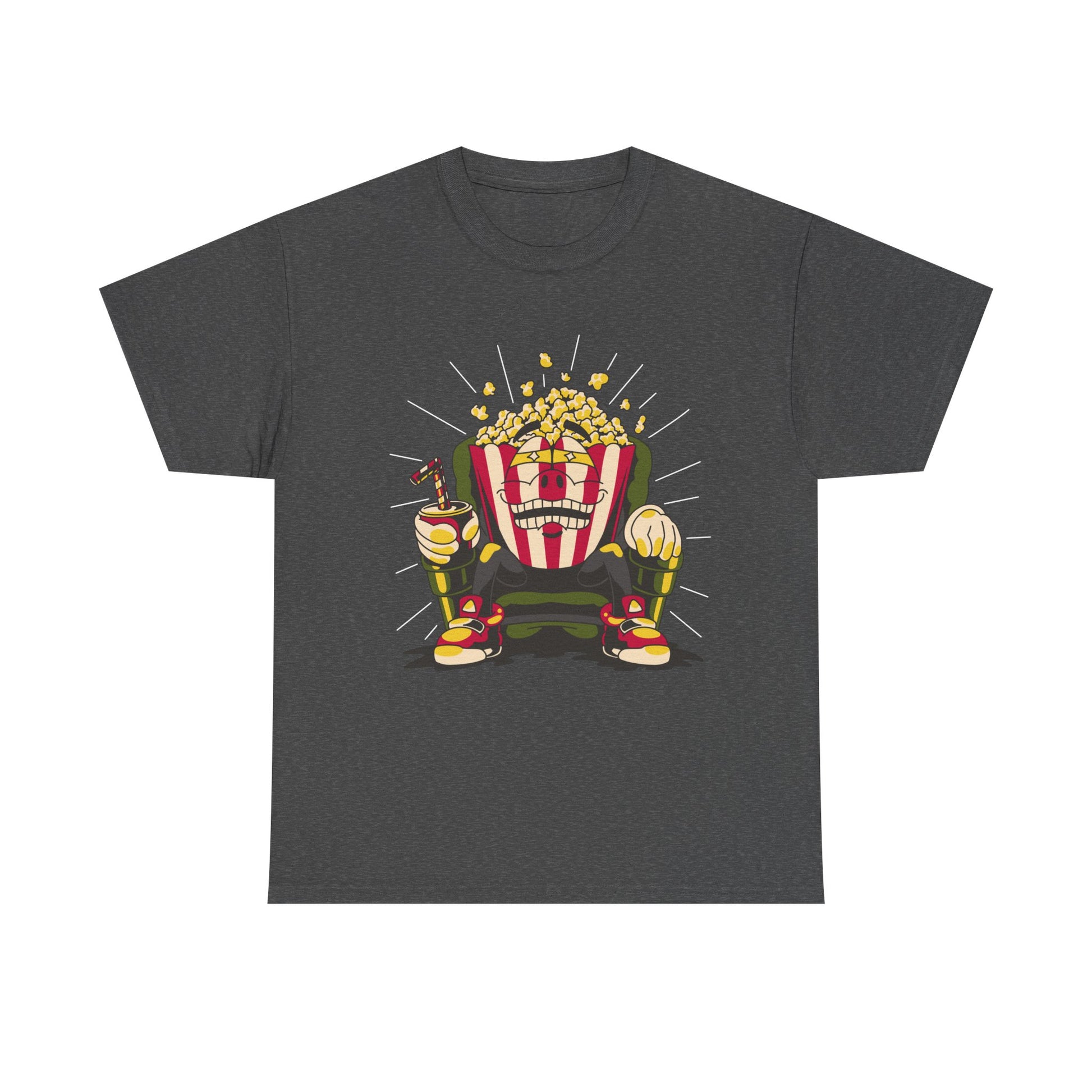 Dunkelgraues T Shirt mit lustigem Kinomotiv: Popcorn Figur mit Cola auf Kinosessel. Auffälliges Cartoon Design für Snack Fans und Cineasten.