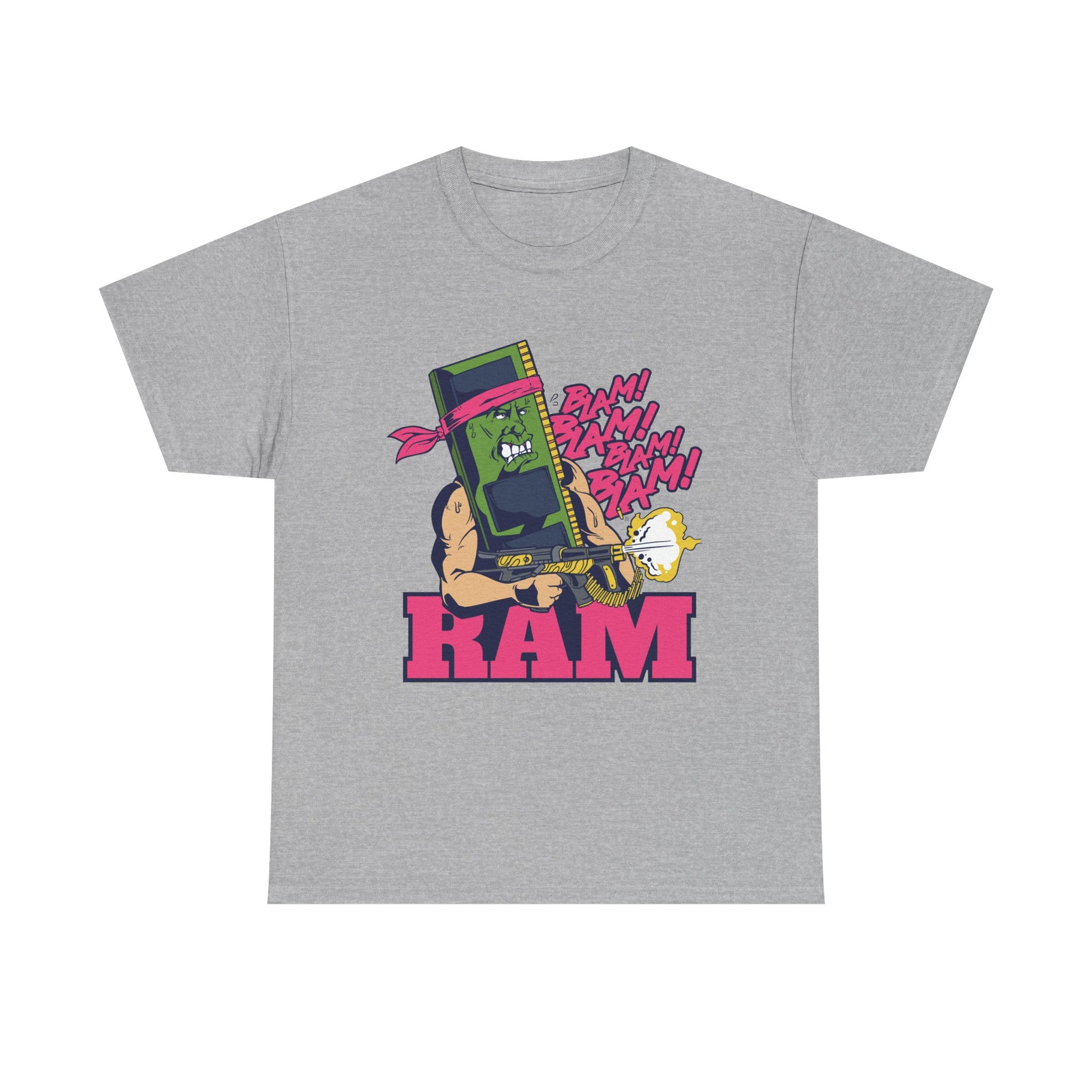 Graues T Shirt mit witzigem RAM Design. Eine Speicherkarte im Stil von Rambo mit Waffe, Stirnband und pinkem Schriftzug RAM. Parodie auf den Actionklassiker.