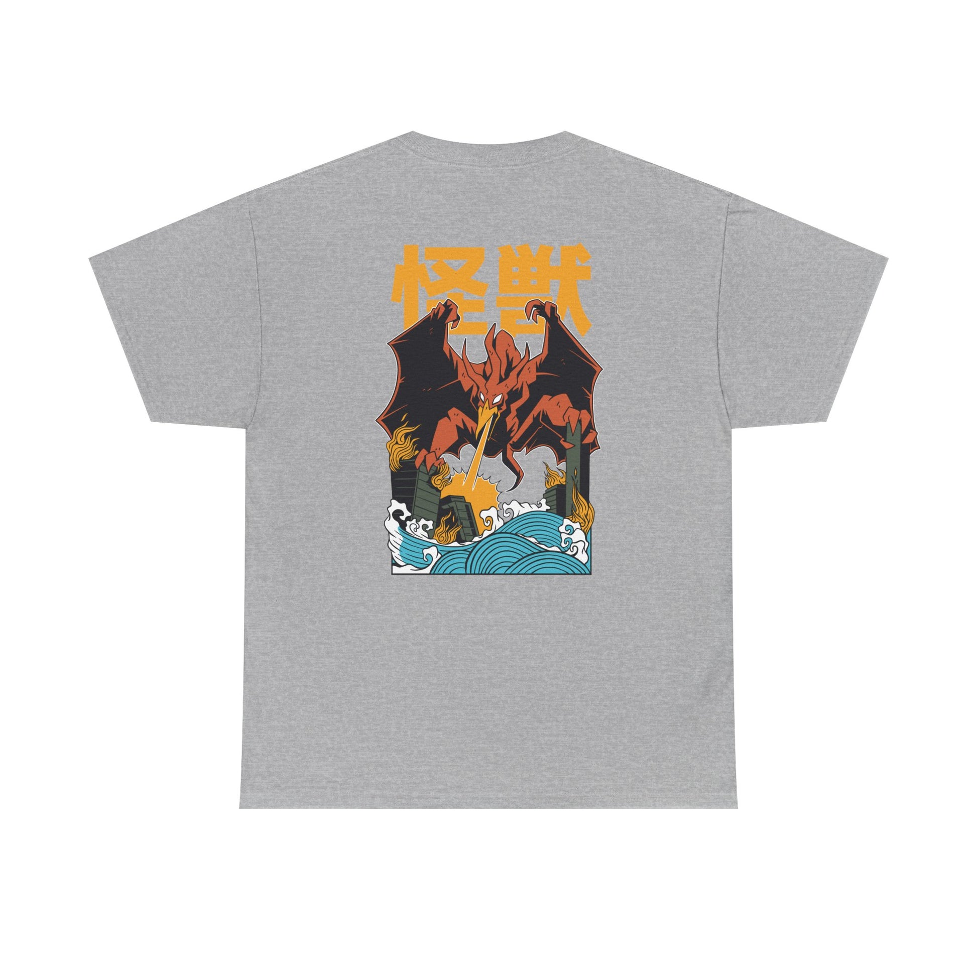 Graues Shirt mit Rückendruck: Rodan fliegt über ein brennendes Stadtpanorama mit japanischen Wellenmotiven. Gelbe Kaiju-Schrift.