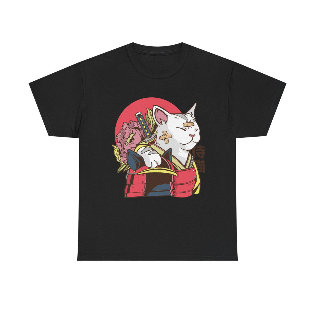 Schwarzes T-Shirt mit farbenfroher Illustration einer Samurai-Katze mit Katana und Rüstung – japanischer Anime-Stil mit starker Ausstrahlung.