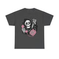 Dunkelgraues T Shirt mit Comicvariante einer ikonischen Horrorfigur. Das Motiv mit Maske, Messer und rosa Hörer ist eine verspielte Referenz an Scream.