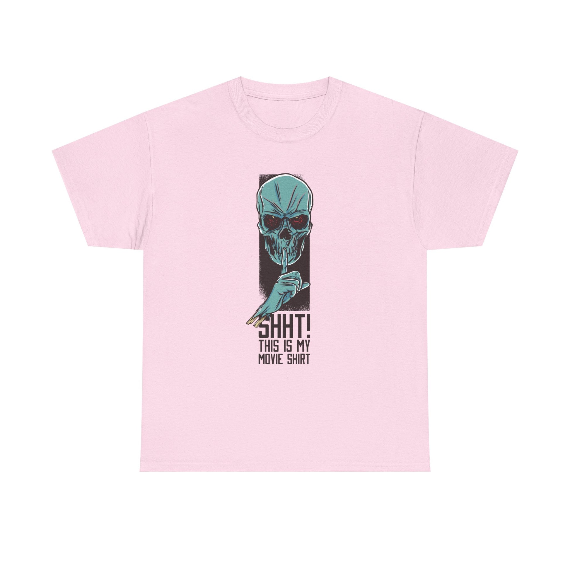 Hellpinker Kontrast zum düsteren Motiv: Ein Skelett fordert Ruhe im Kino – unkonventionell, frech und visuell stark.