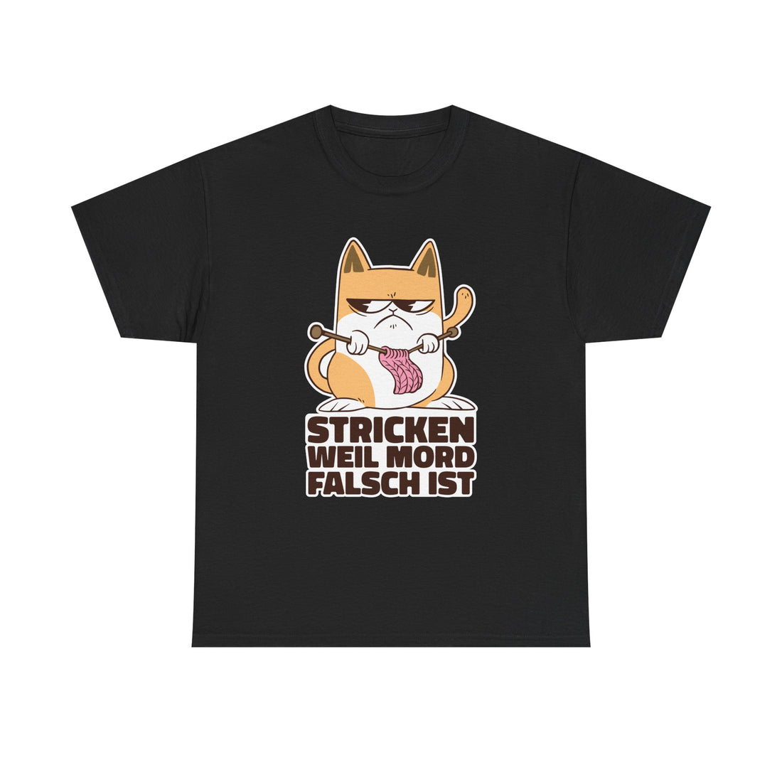 Schwarzes T-Shirt mit lustigem Aufdruck einer strickenden, wütenden Katze und dem Spruch „Stricken weil Mord falsch ist“ – perfekter Humor für Katzen- und Strickfans.